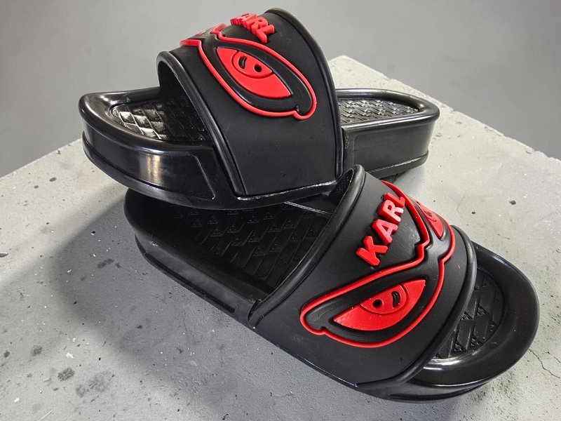 شبشب ربر بروتان اولادي -كار- اسود*احمر +ربر