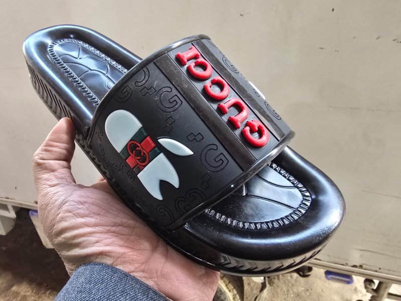 3007 شبشب ربر بروتان رجالي خريطة مشرح - جوتشي- ابيض*احمر