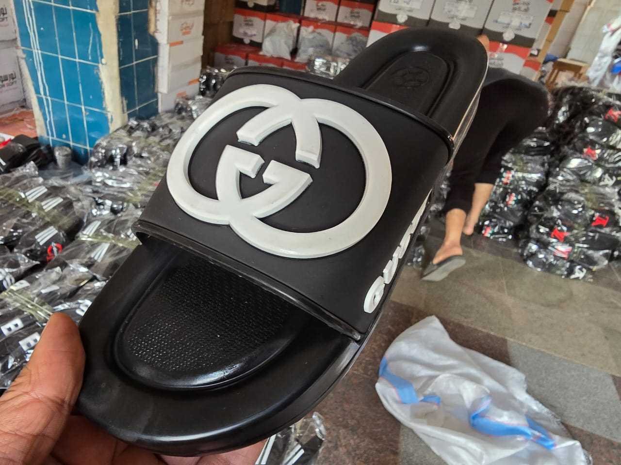 3001 شبشب ربر بروتان رجالي 3 سم - gg2 - اسود*ابيض