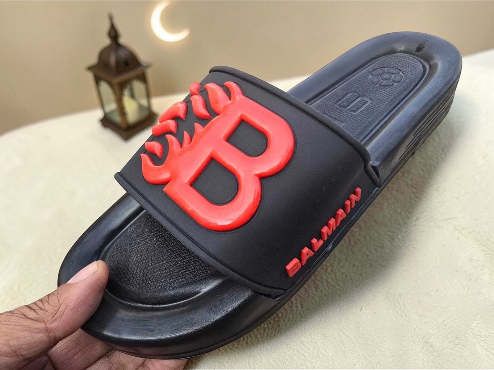 3001 شبشب ربر بروتان رجالي 3 سم - bb- اسود*احمر