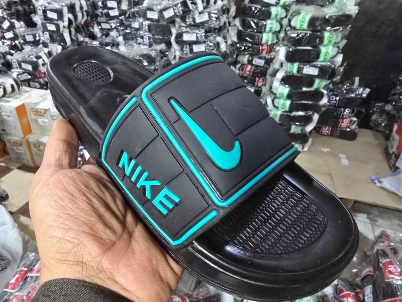 3006 شبشب ربر بروتان رجالي اديدس - نايك- اسود*اضر