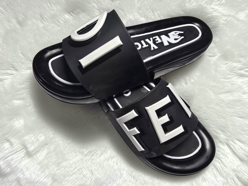 3002 شبشب ربر بروتان رجالي خريطة +انسيرت - فندي- اسود*ابيض