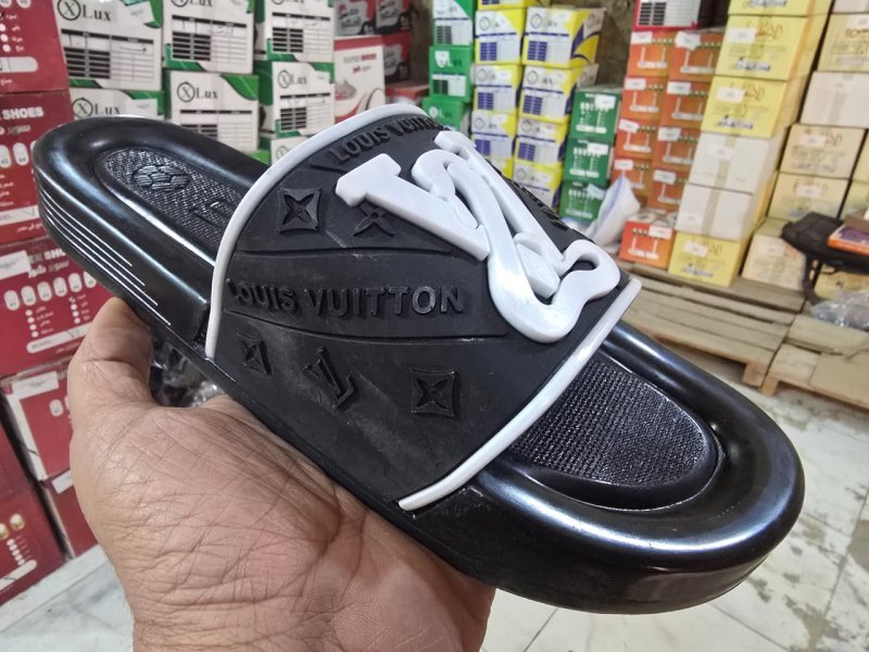 3001 شبشب ربر بروتان رجالي 3 سم - lv مطبوع- اسود*ابيض