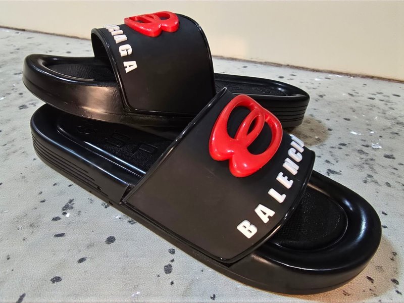 3001 شبشب ربر رجالي 3سم - بلنسيجا - احمر