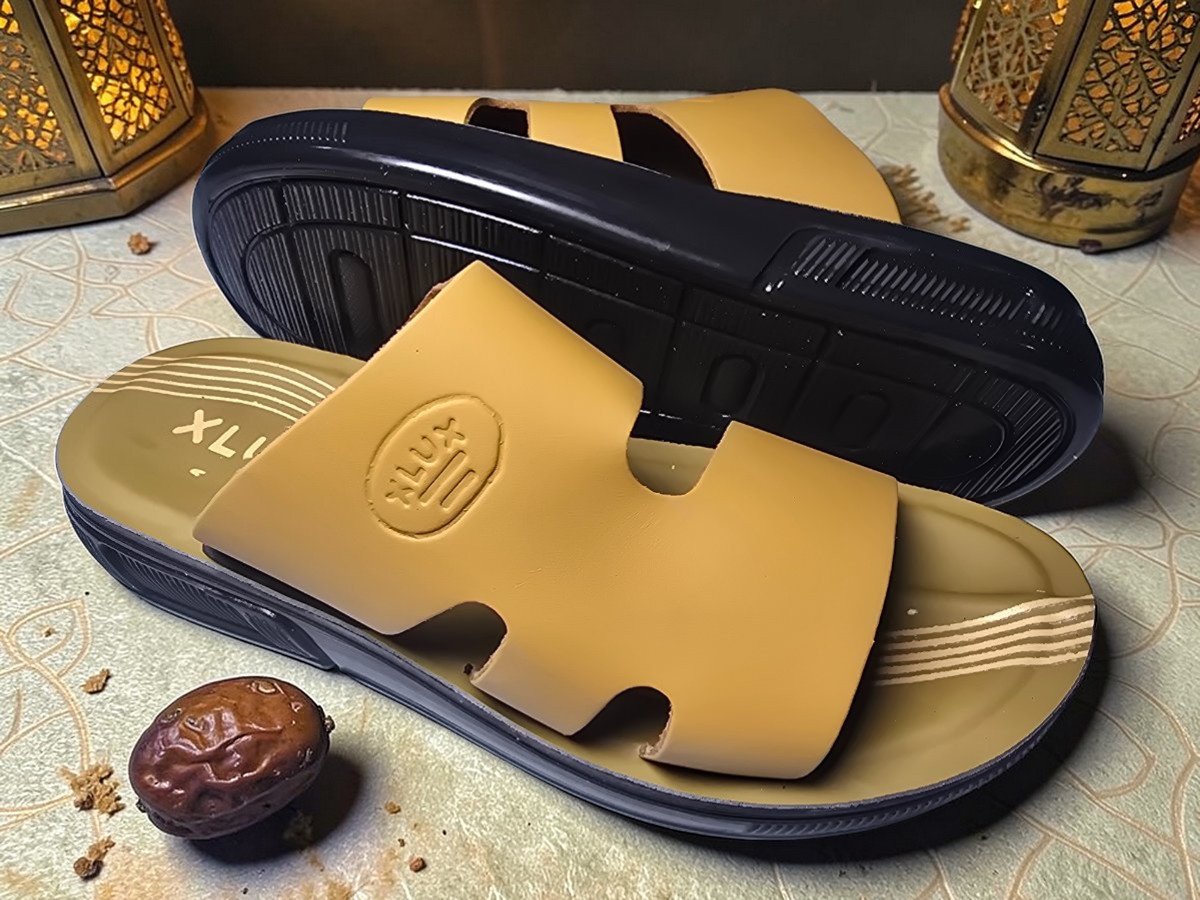 شبشب حقن رجالي xlux - 211- عسلي