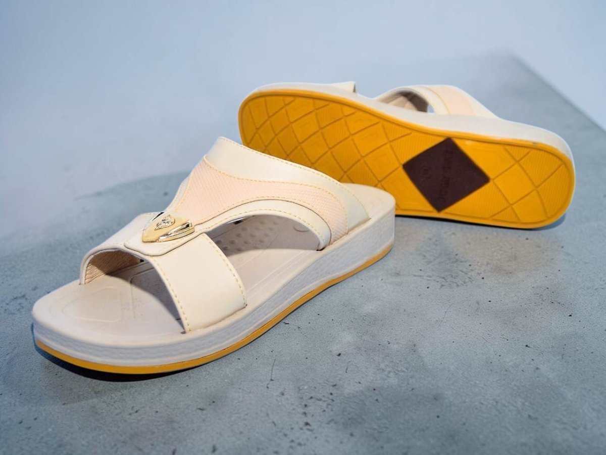 B8 - شبابي - بيج -37/41